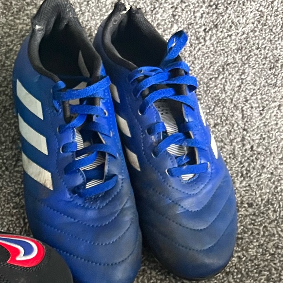 Boy shoes. Size 4-4.5. - Picture 2 of 5